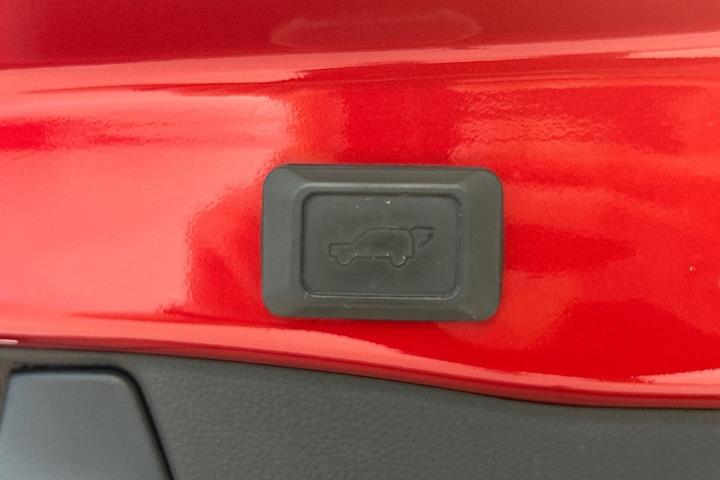Rød Toyota RAV4 Plug-in fra 2022