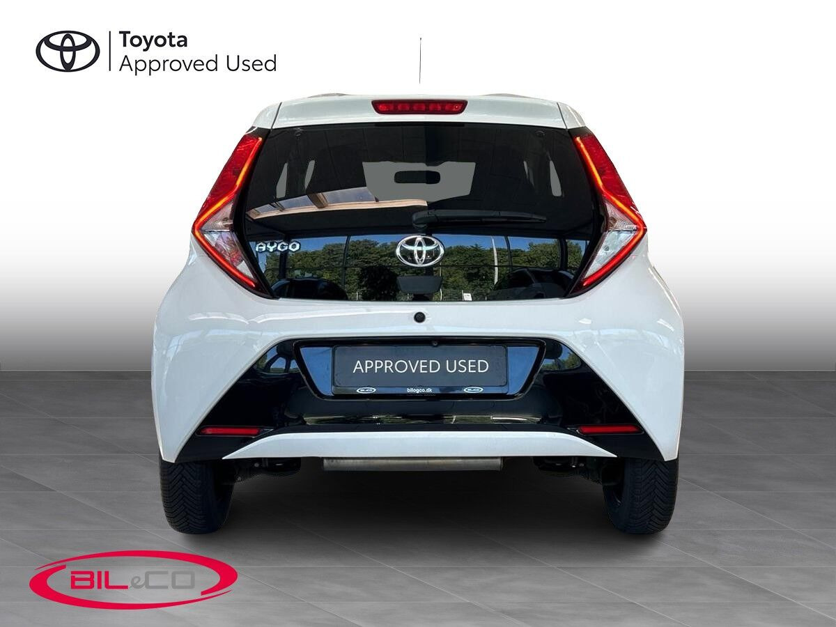 Hvid Toyota Aygo fra 2019