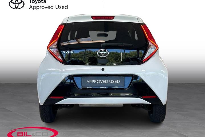 Hvid Toyota Aygo fra 2019