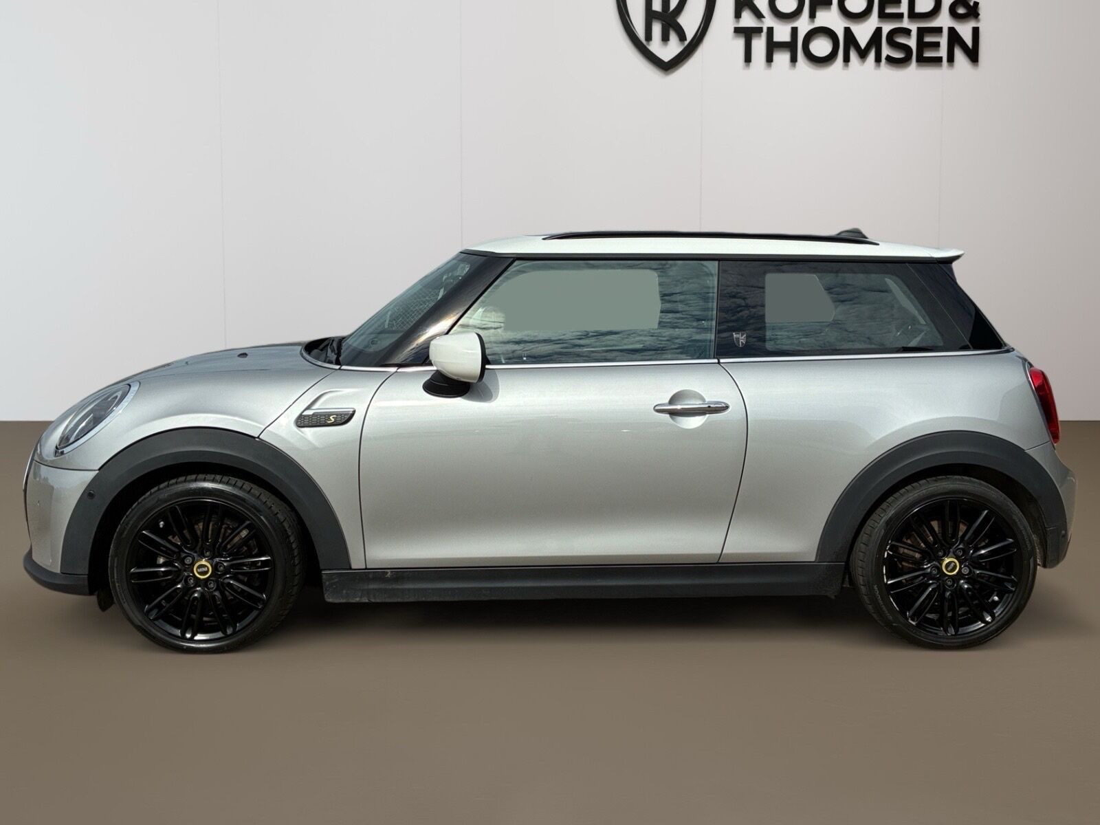 Grå Mini Cooper fra 2023