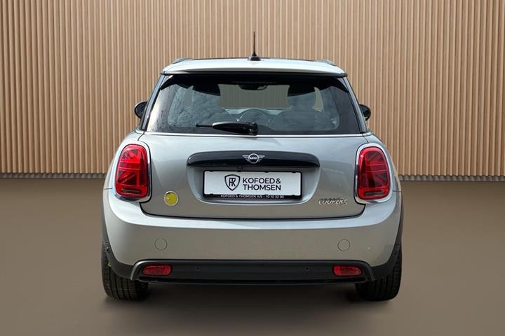 Grå Mini Cooper fra 2023