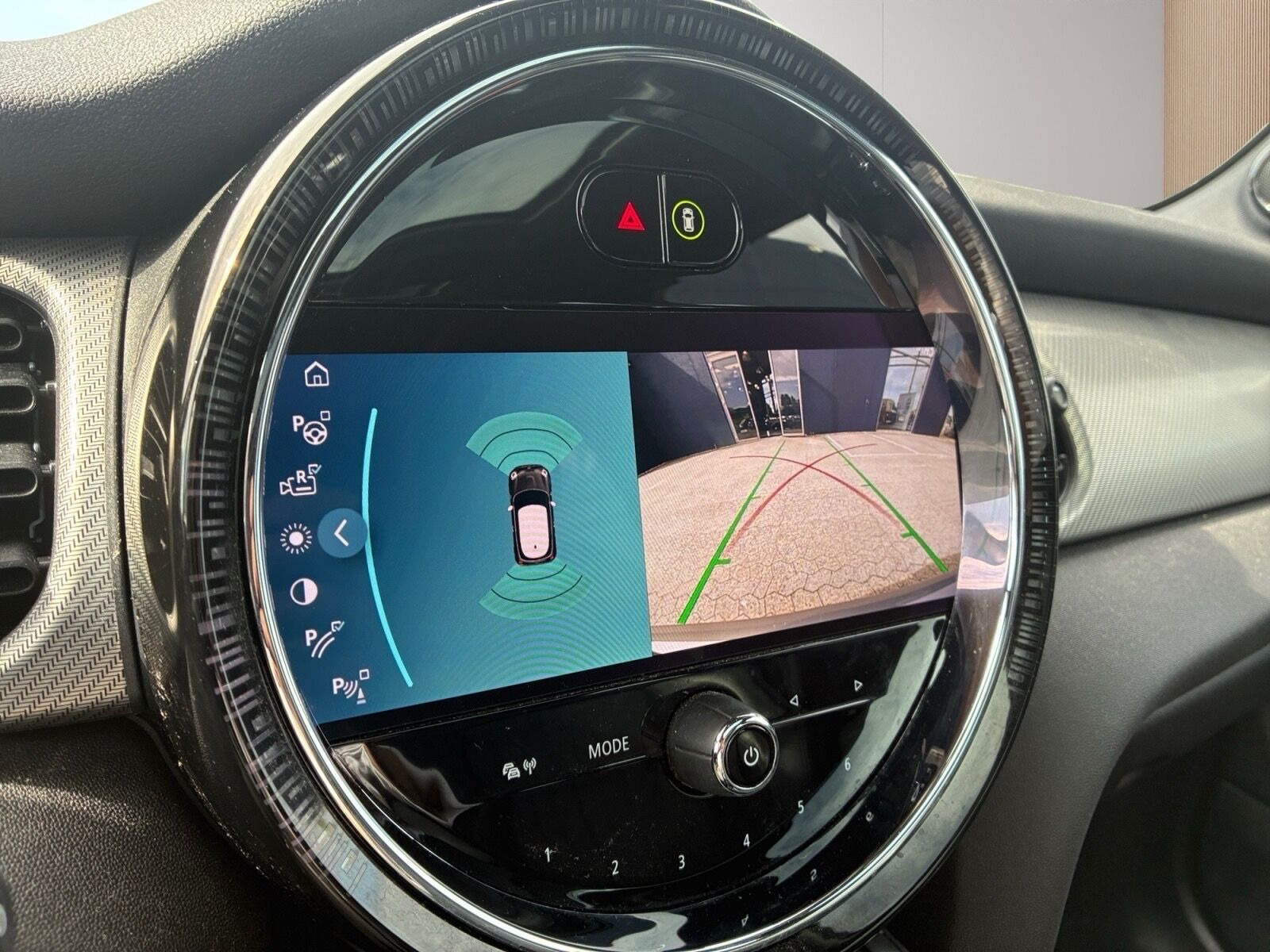 Grå Mini Cooper fra 2023