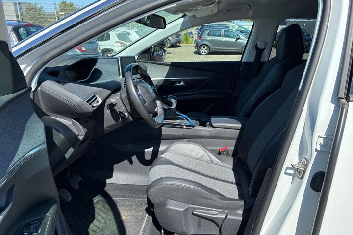 Hvid Peugeot 3008 fra 2017