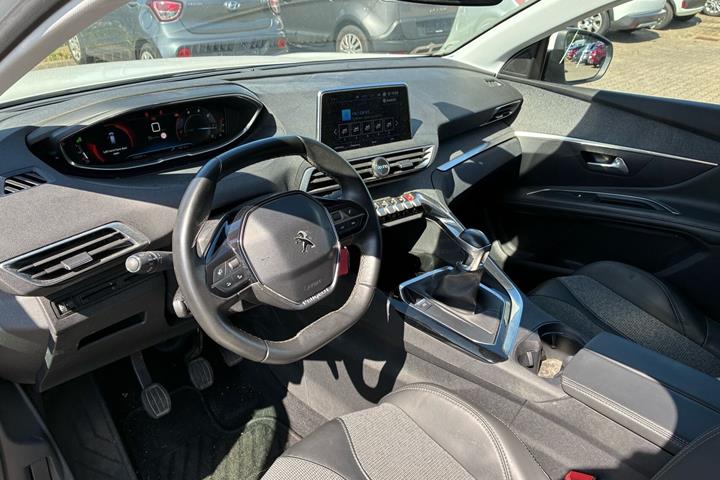 Hvid Peugeot 3008 fra 2017