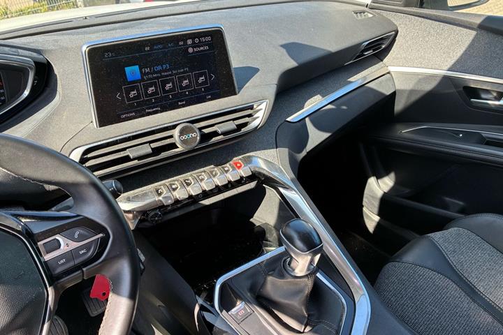 Hvid Peugeot 3008 fra 2017