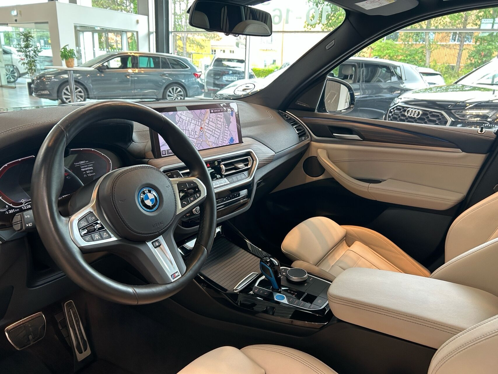 Blå BMW iX3 fra 2023