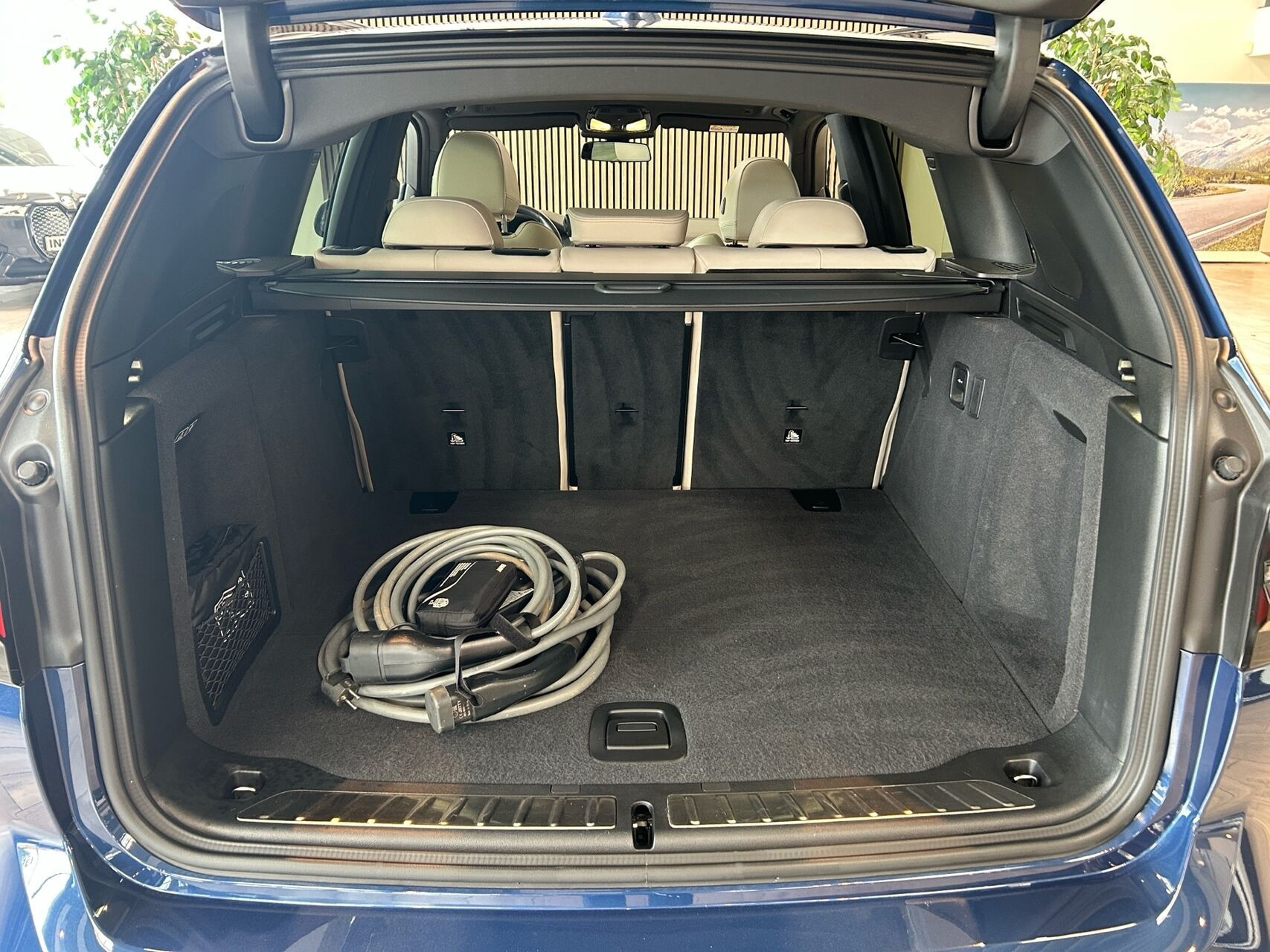 Blå BMW iX3 fra 2023