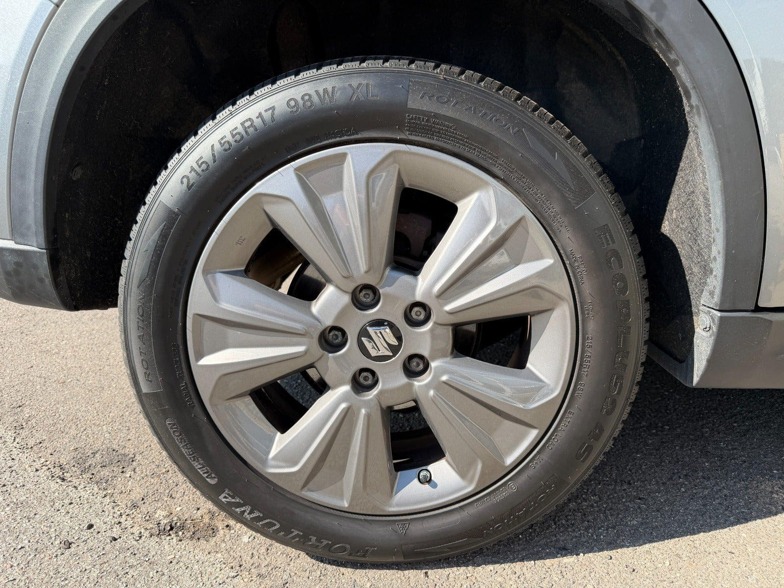 Grå Suzuki Vitara fra 2019