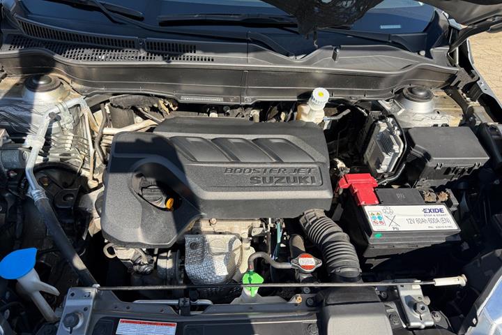 Grå Suzuki Vitara fra 2019