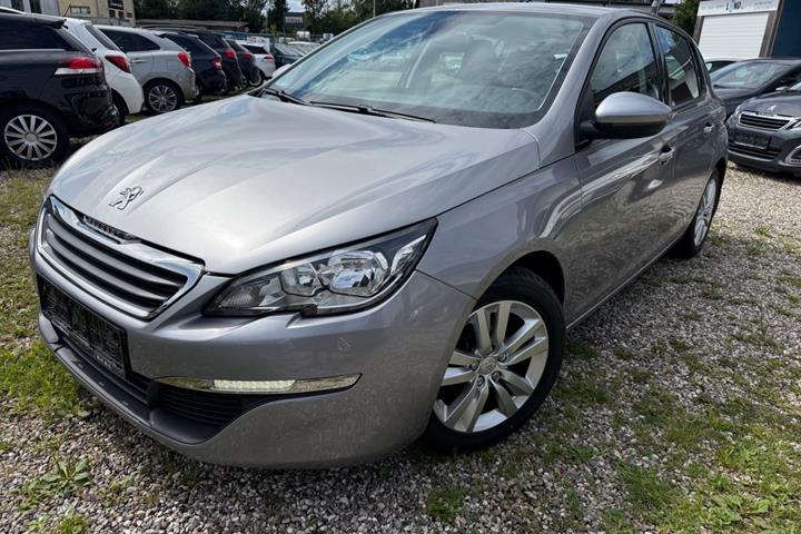 Grå Peugeot 308 fra 2014