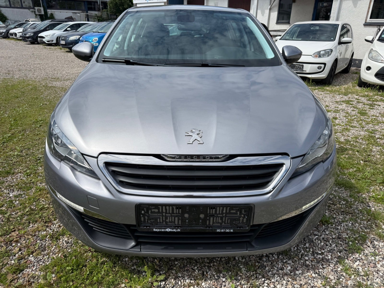 Grå Peugeot 308 fra 2014