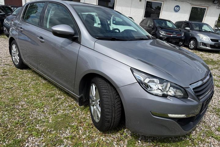 Grå Peugeot 308 fra 2014