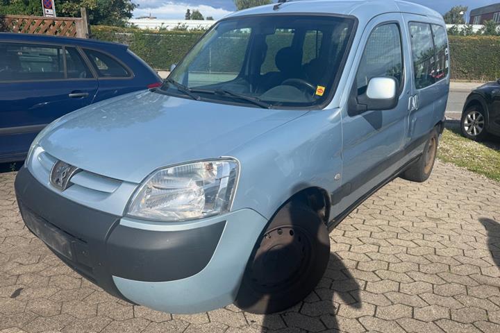Sølv Peugeot Partner fra 2003