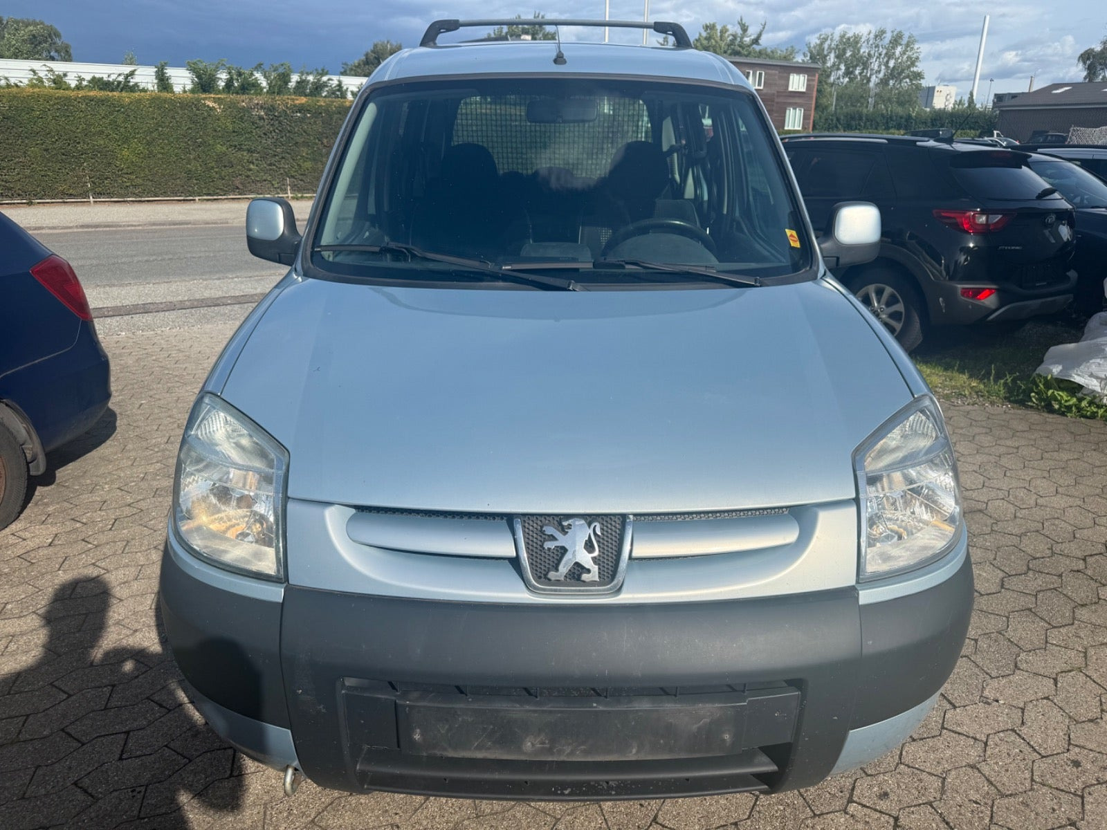 Sølv Peugeot Partner fra 2003