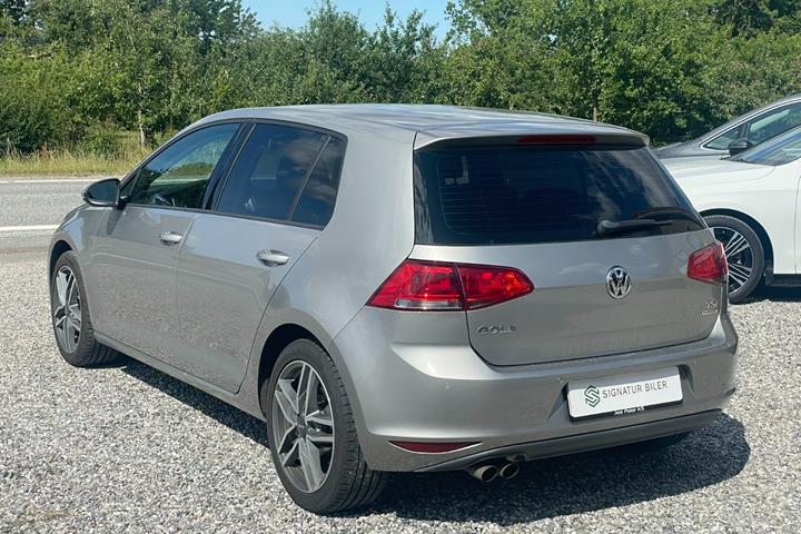 Sølv VW Golf VII fra 2013