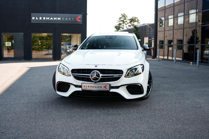 Hvid Mercedes E63 fra 2017
