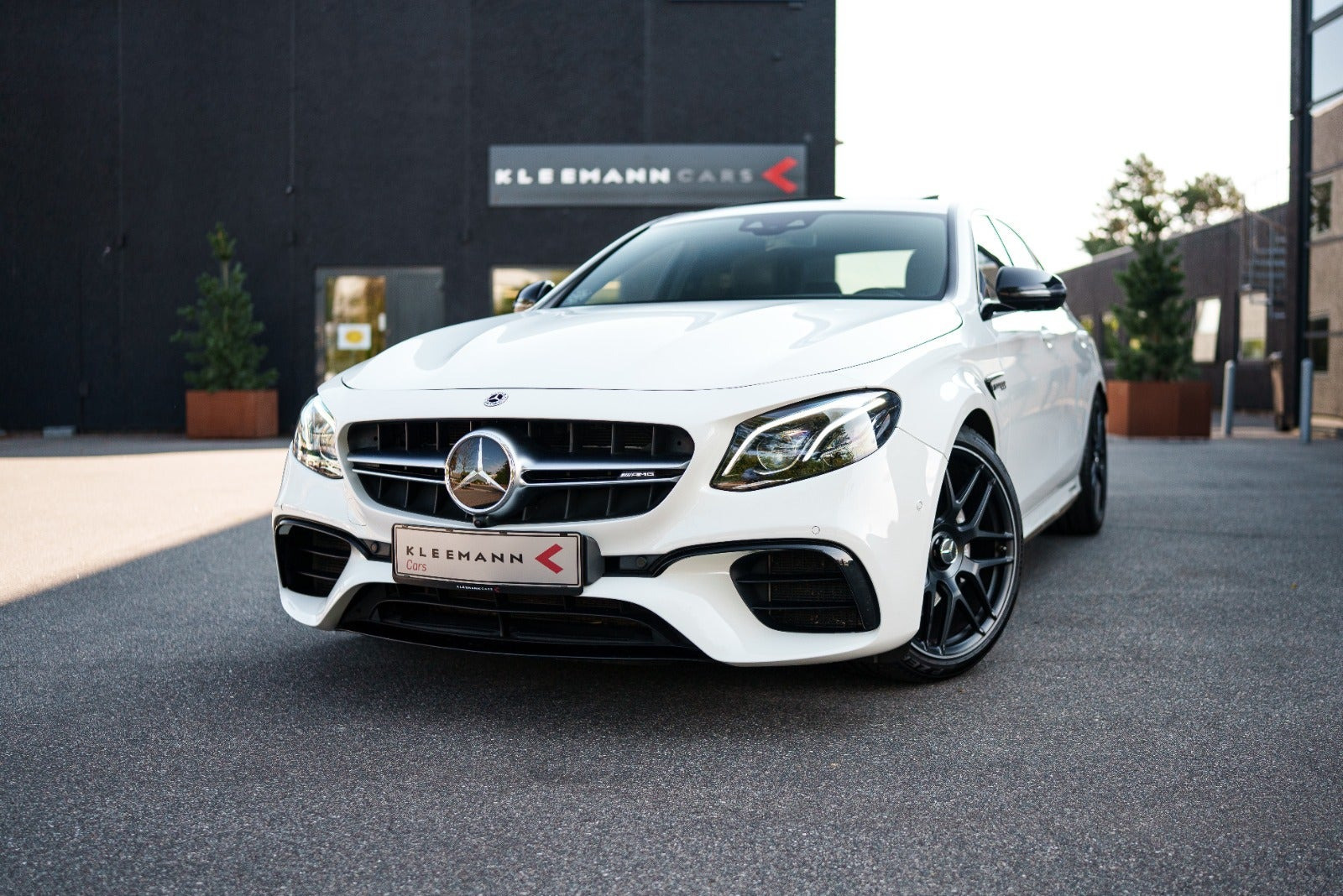 Hvid Mercedes E63 fra 2017