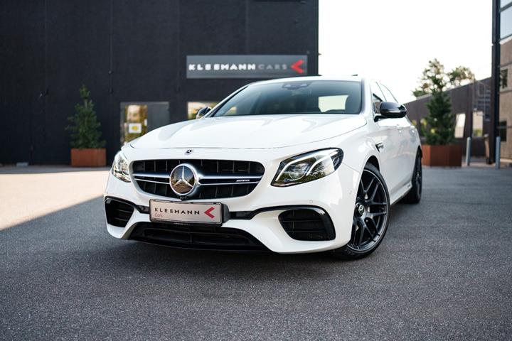 Hvid Mercedes E63 fra 2017