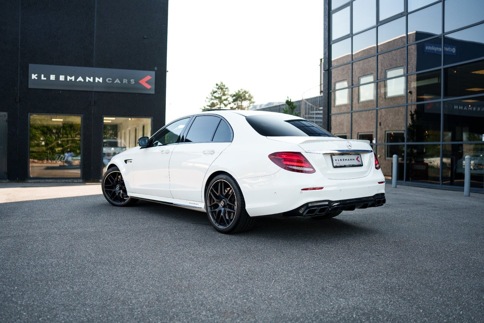 Hvid Mercedes E63 fra 2017