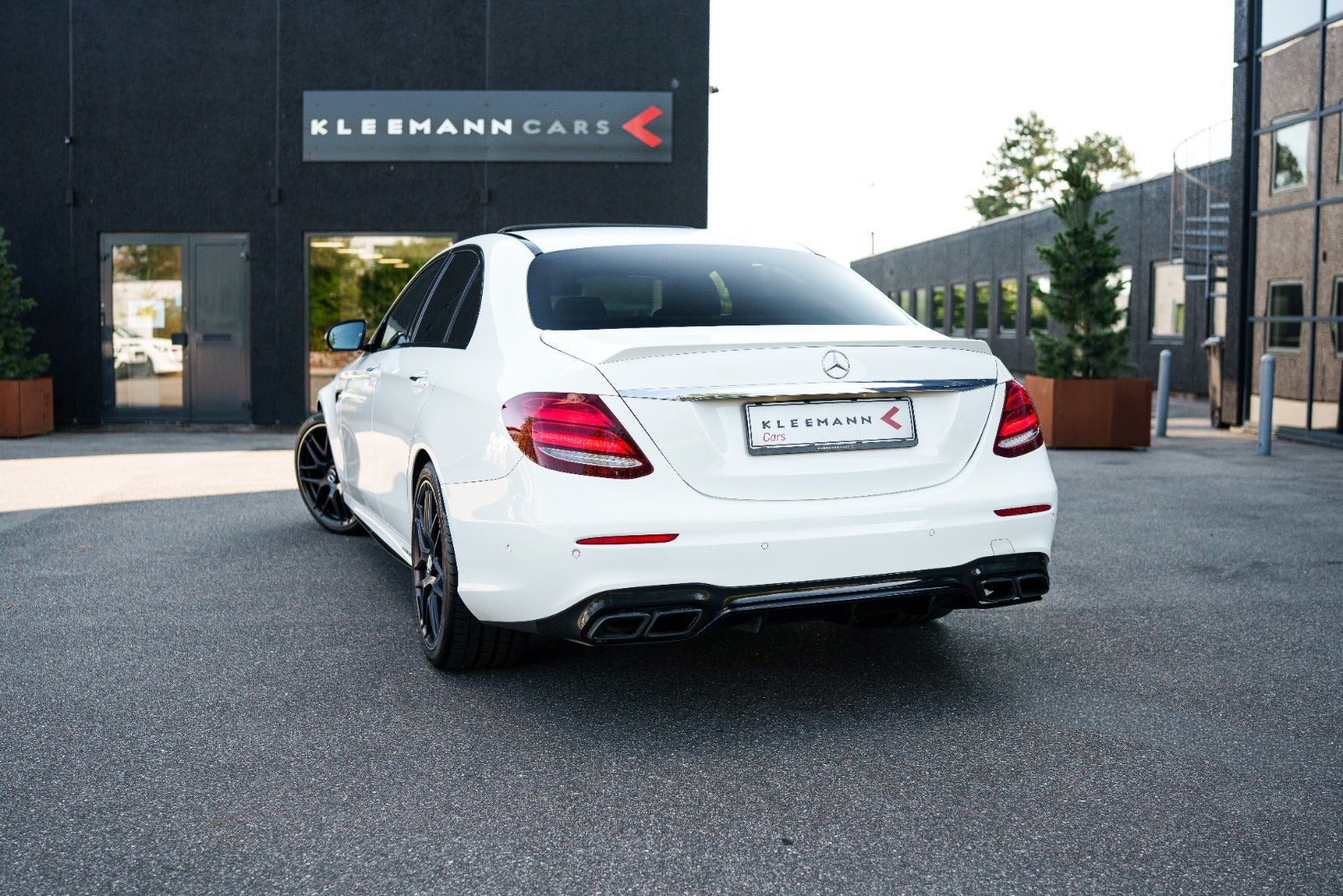 Hvid Mercedes E63 fra 2017