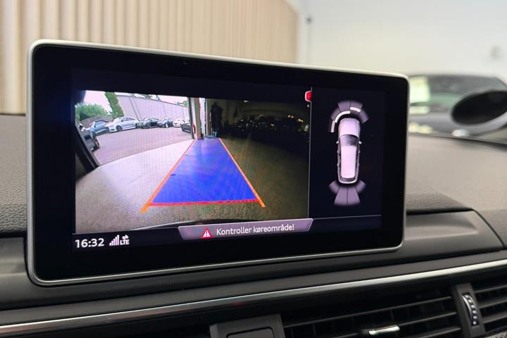 Grå Audi S4 fra 2018