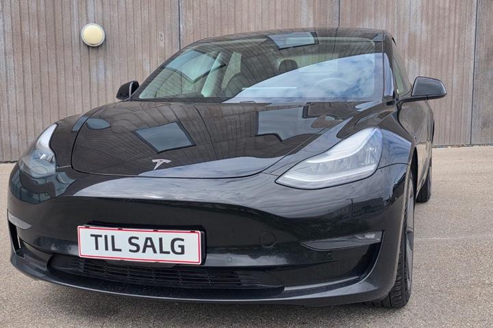 undefined Tesla Model 3 fra 2020 set udefra
