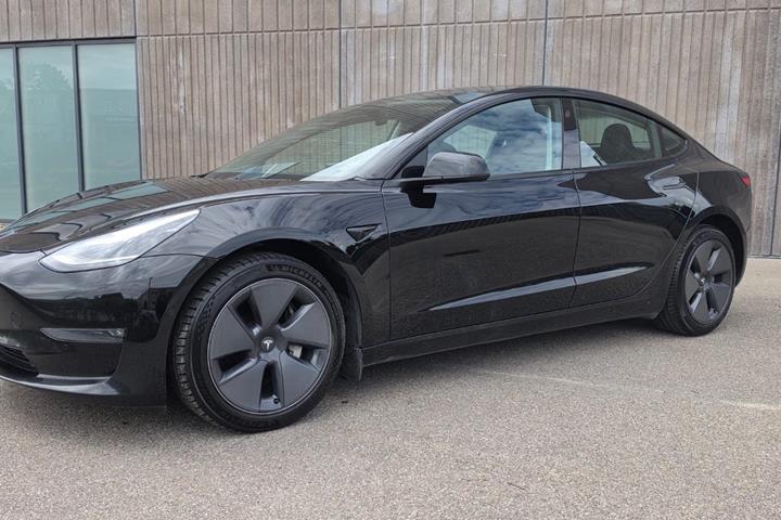 undefined Tesla Model 3 fra 2020