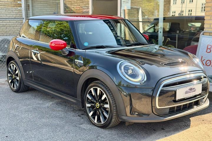 Sort Mini Cooper SE fra 2023