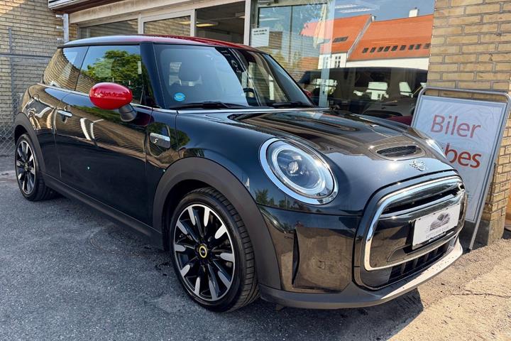 Sort Mini Cooper SE fra 2023