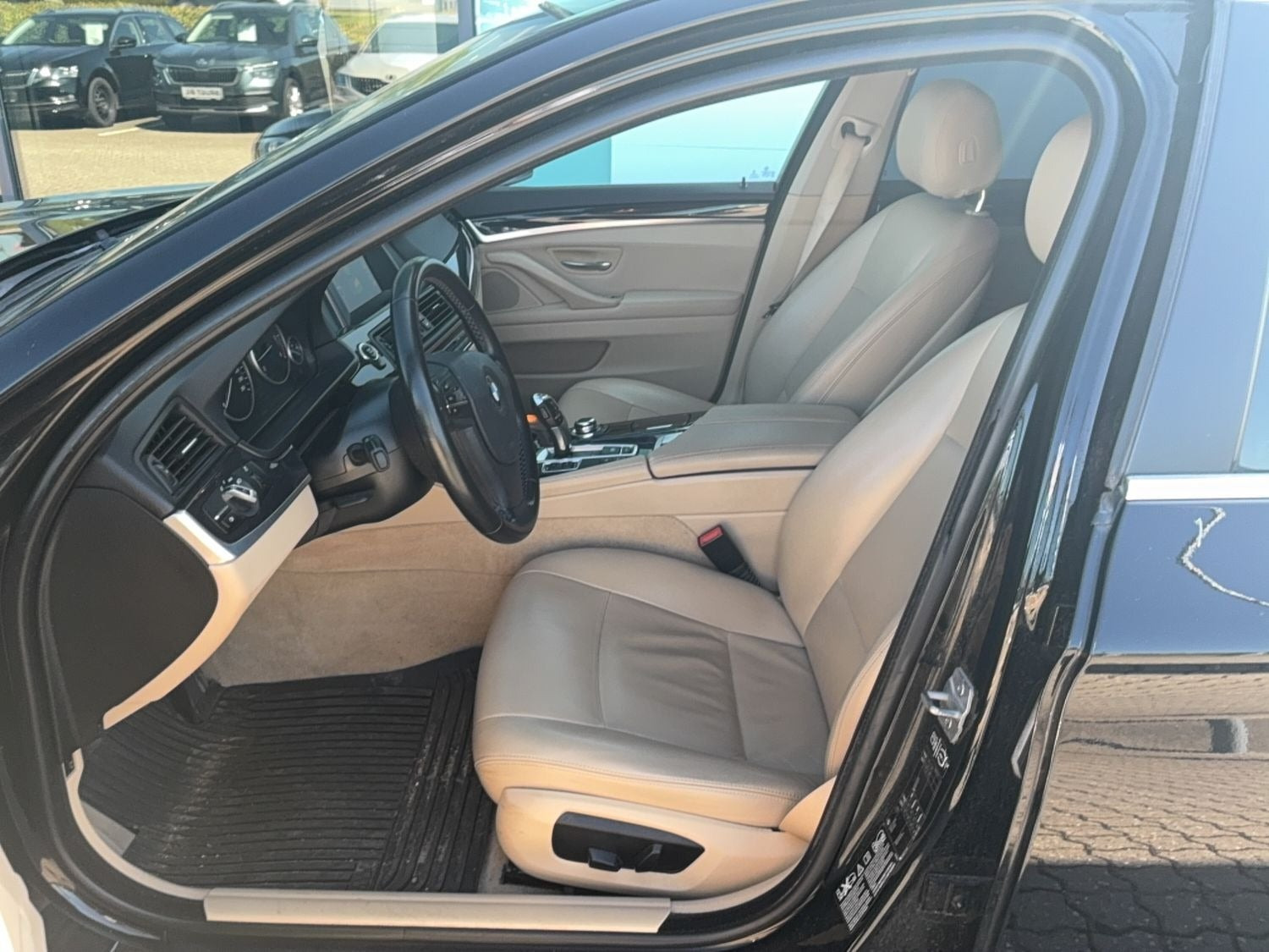 Sort BMW 530d fra 2014