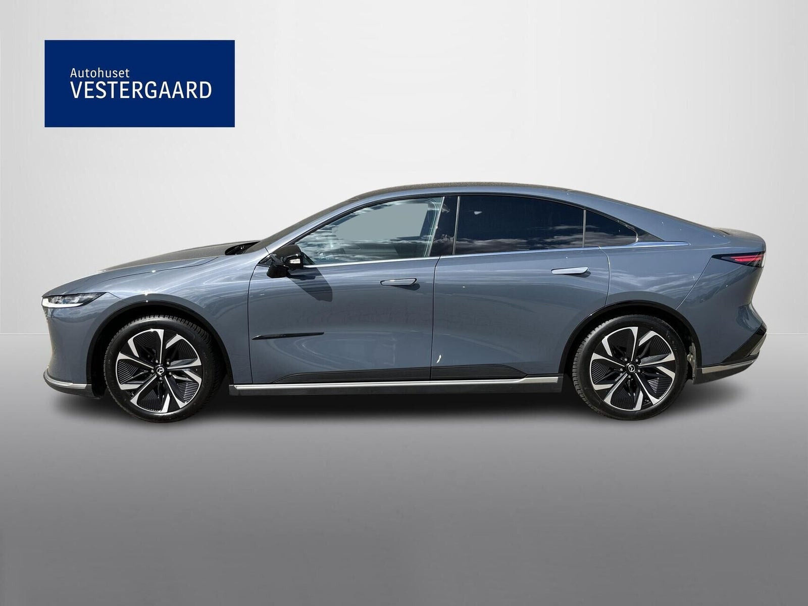 Grå Mazda 6e fra 2025