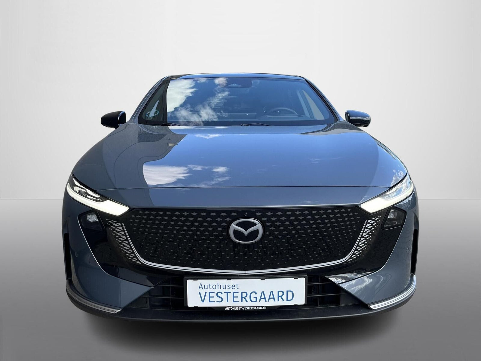 Grå Mazda 6e fra 2025