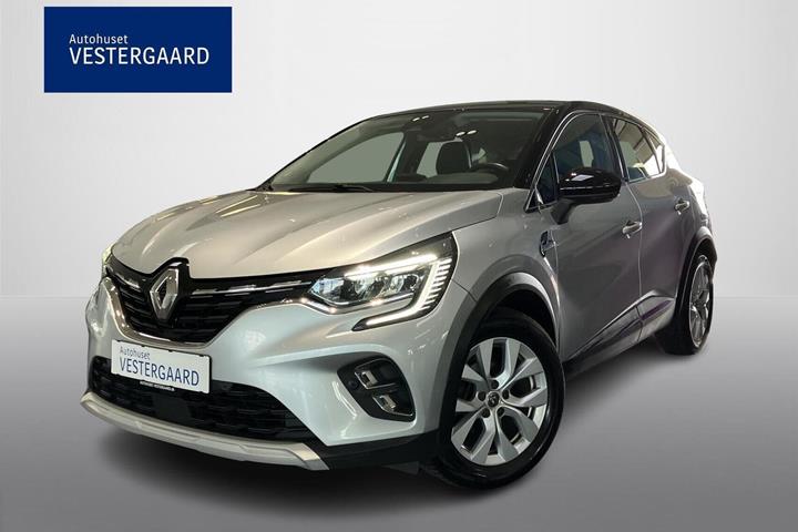 Sølv Renault Captur fra 2020 set udefra