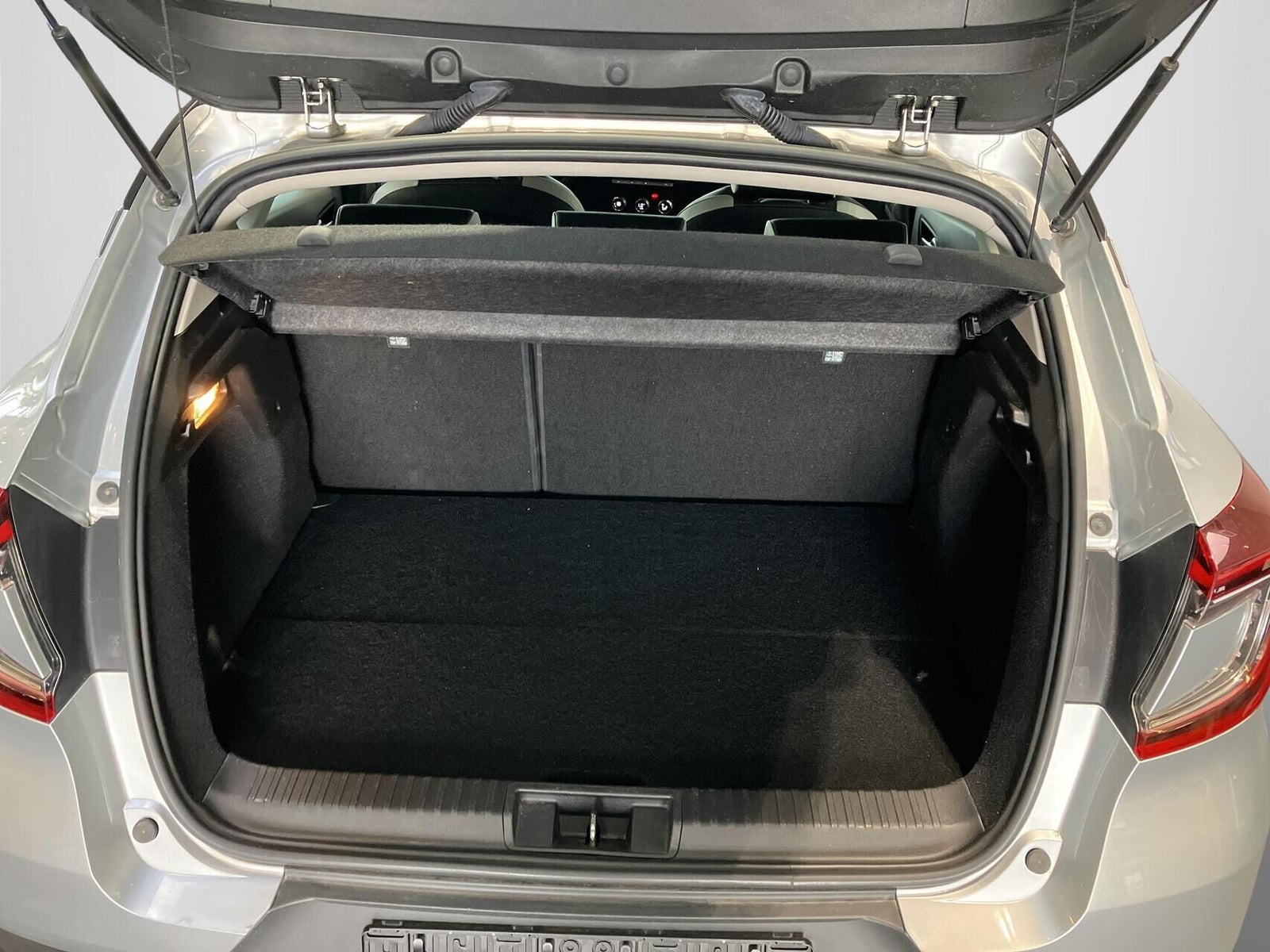 Sølv Renault Captur fra 2020
