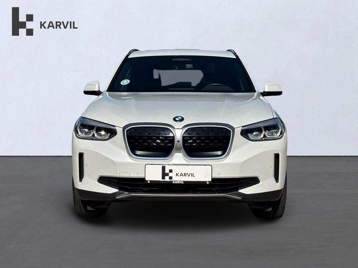 Hvid BMW iX3 fra 2021
