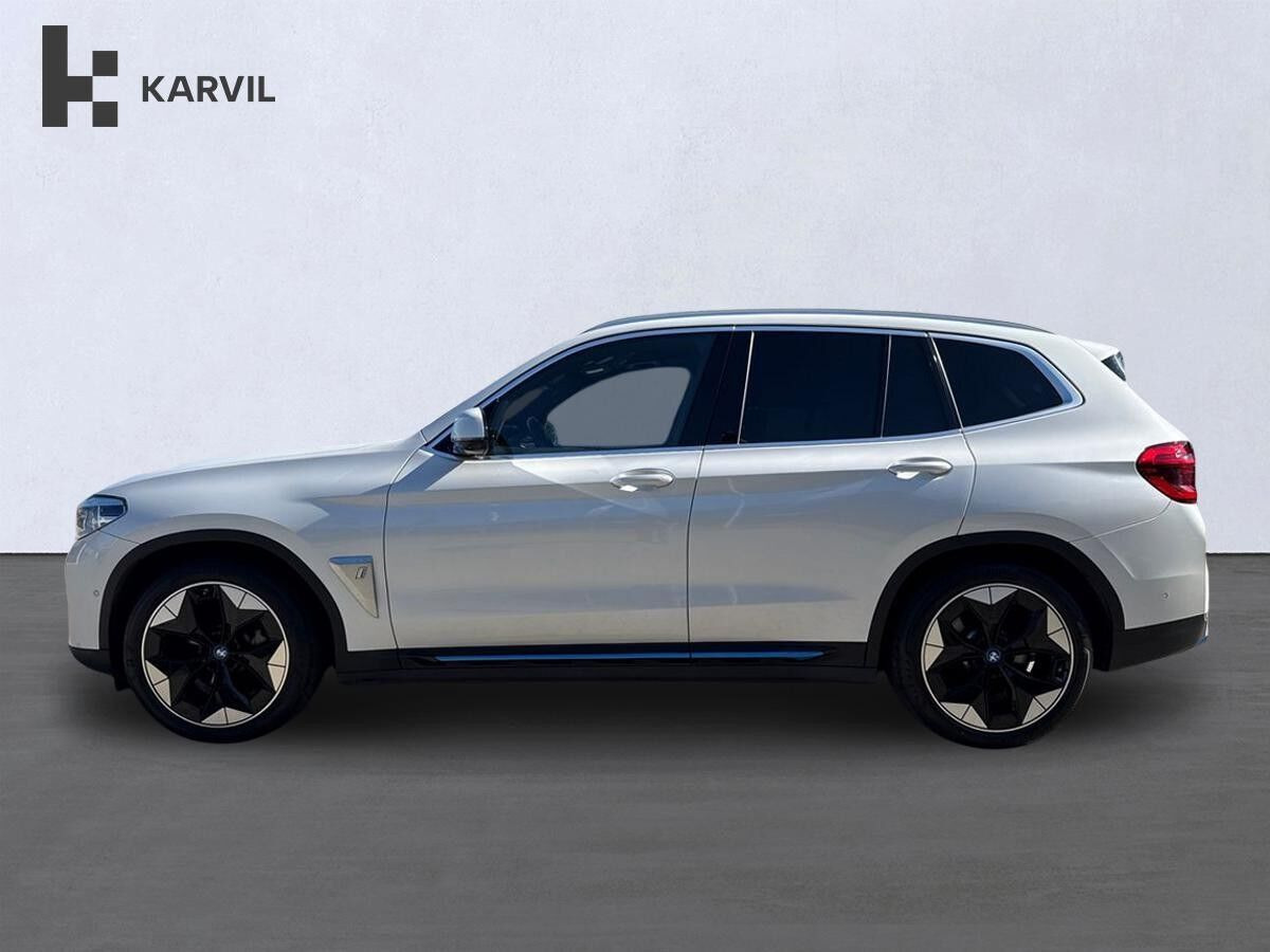 Hvid BMW iX3 fra 2021
