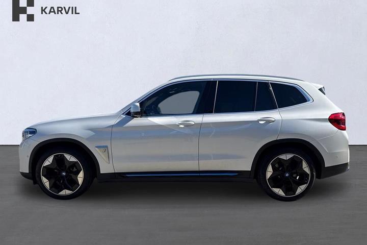 Hvid BMW iX3 fra 2021