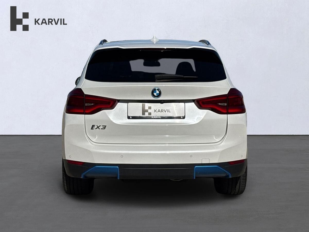 Hvid BMW iX3 fra 2021