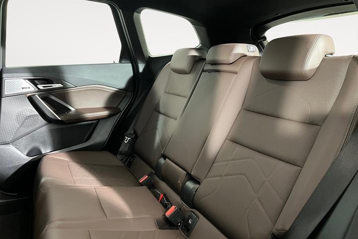 Grå BMW iX1 fra 2023
