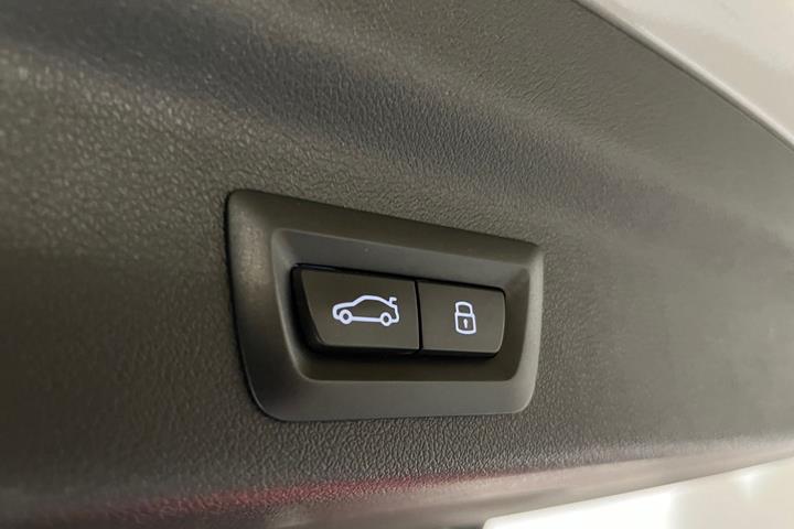 Grå BMW iX1 fra 2023