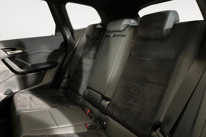 Grå BMW iX1 fra 2023