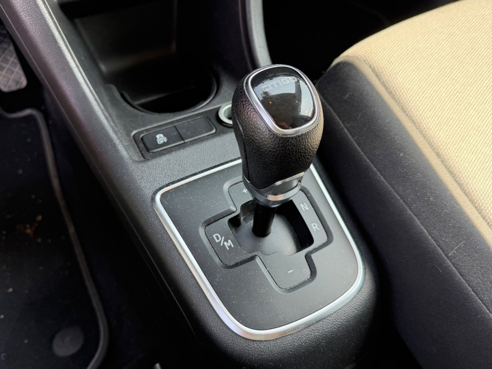 Rød Skoda Citigo fra 2014