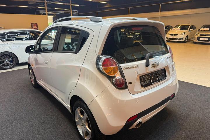 Hvid Chevrolet Spark fra 2011
