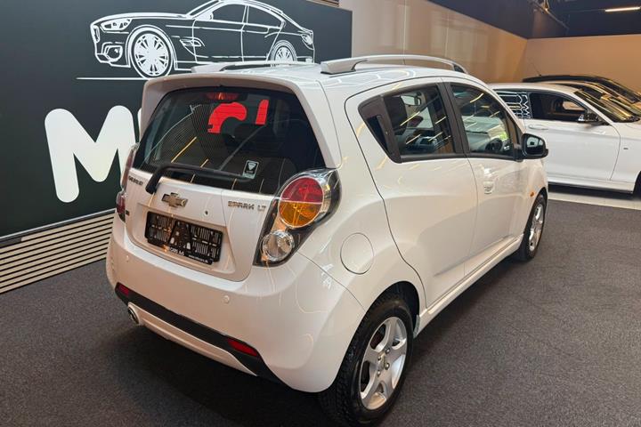 Hvid Chevrolet Spark fra 2011