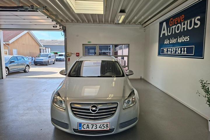 Sølv Opel Insignia fra 2012