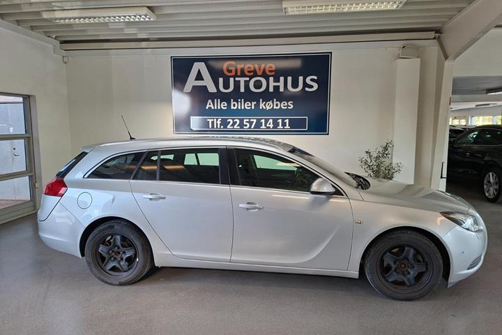 Sølv Opel Insignia fra 2012