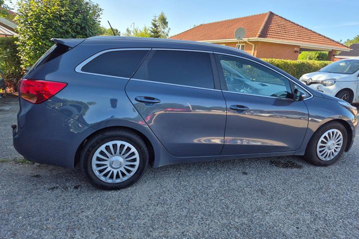 Grøn Kia Ceed fra 2013