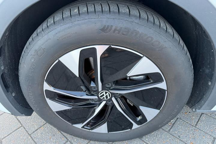 Hvid VW ID.5 fra 2025