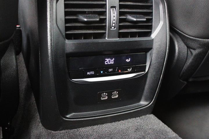 Sort BMW i4 fra 2024