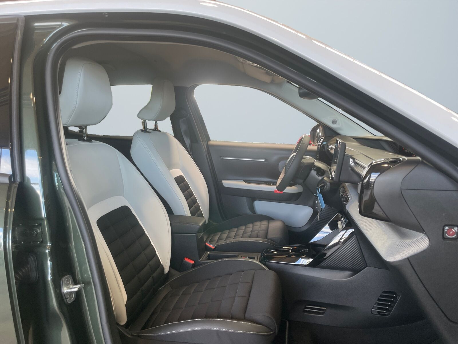 Grøn Citroën e-C3 Aircross fra 2025